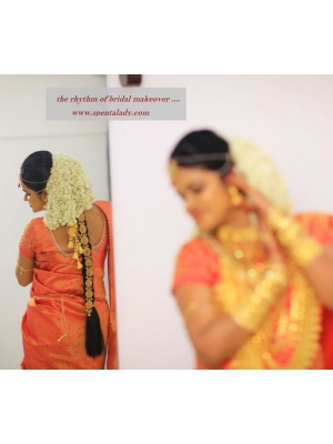 A hindu bride with a unique hair setting_1